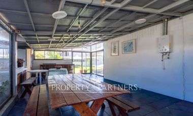 Amplia y comoda propiedad a pasos de Metro Rojas Magallanes.