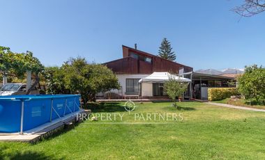 Amplia y comoda propiedad a pasos de Metro Rojas Magallanes.