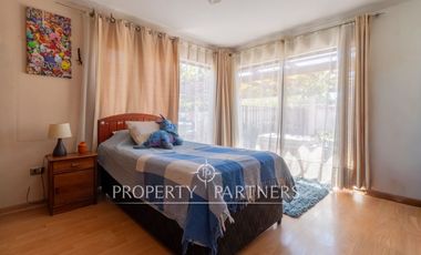 Amplia y comoda propiedad a pasos de Metro Rojas Magallanes.