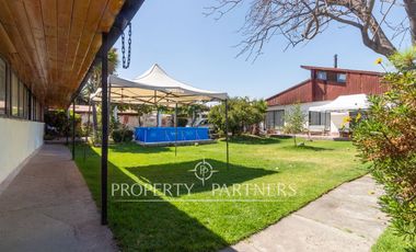 Amplia y comoda propiedad a pasos de Metro Rojas Magallanes.