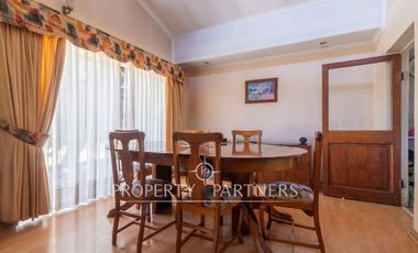 Amplia y comoda propiedad a pasos de Metro Rojas Magallanes.