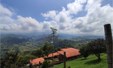 Ecohotel apuerta cerrada para la venta en la bella Pereira!!