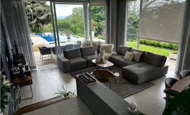 Casa campestre para la venta en Castilla la nueva, cerritos, Pereira!!