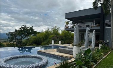 Casa campestre para la venta en Castilla la nueva, cerritos, Pereira!!