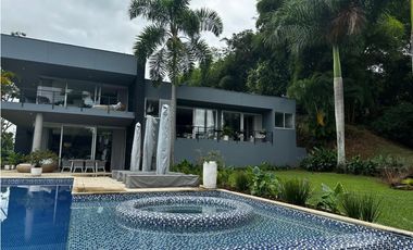 Casa campestre para la venta en Castilla la nueva, cerritos, Pereira!!