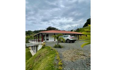 Casa campestre en condominio para la venta en Calima, Valle del Cauca