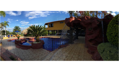 Casa campestre en condominio para la venta en Calima, Valle del Cauca