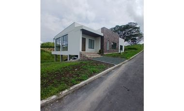 Casa campestre en parcelación para la venta en Condina, Pereira!!