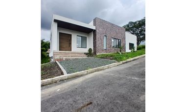 Casa campestre en parcelación para la venta en Condina, Pereira!!