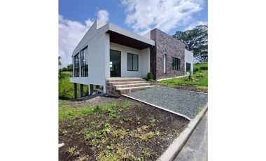 Casa campestre en parcelación para la venta en Condina, Pereira!!