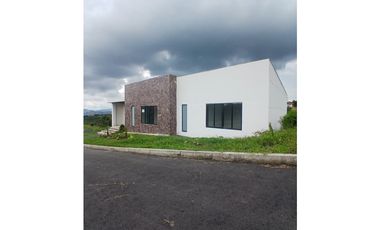 Casa campestre en parcelación para la venta en Condina, Pereira!!