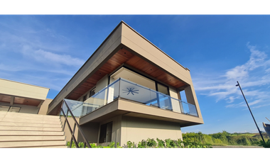 Casa campestre en condominio para la venta en Cerritos, Pereira!!!