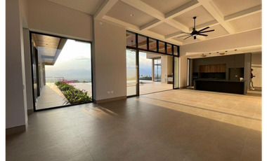 Casa campestre en condominio para la venta en Cerritos, Pereira!!!