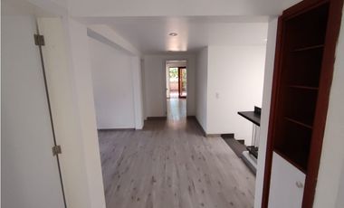 Casa esquinera en conjunto para arriendo en los Alamos, Pereira!!