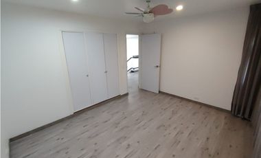 Casa esquinera en conjunto para arriendo en los Alamos, Pereira!!