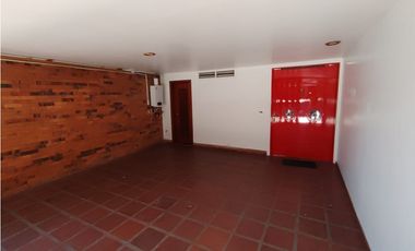 Casa esquinera en conjunto para arriendo en los Alamos, Pereira!!