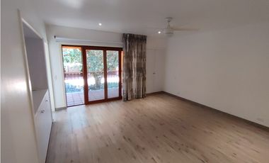 Casa esquinera en conjunto para arriendo en los Alamos, Pereira!!