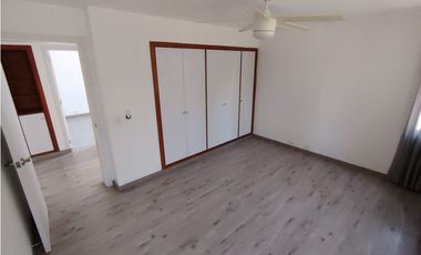Casa esquinera en conjunto para arriendo en los Alamos, Pereira!!