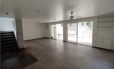 Casa esquinera en conjunto para arriendo en los Alamos, Pereira!!