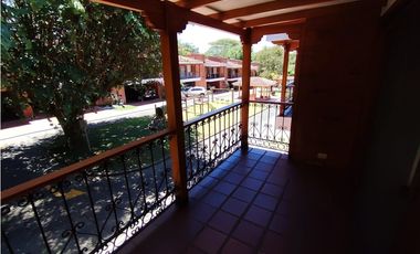 Casa esquinera en conjunto para arriendo en los Alamos, Pereira!!