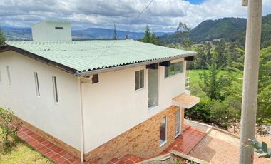 Casa campestre independiente en la Vda Gotua, Firavitoba, Boyacá