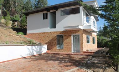 Casa campestre independiente en la Vda Gotua, Firavitoba, Boyacá