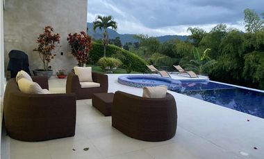 Casa campestre en condominio para la venta en Combia, Pereira!!!