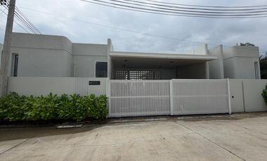 Leleaf Sea Beach Hua Hin - 3BR Pool Villa Type B