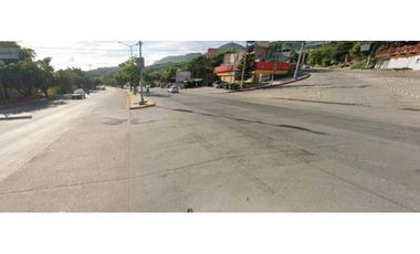 CASA EN LOMAS DEL SAUCE EN VENTA