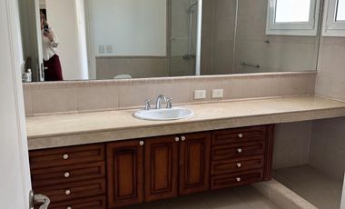 Casa en alquiler al lago en La Isla, Nordelta