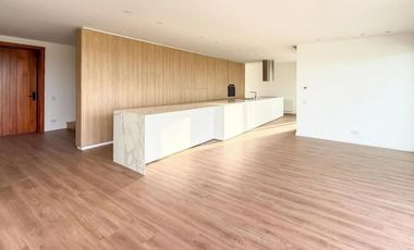 Casa de 4 dormitorios con pileta, fondo al norte y al reservorio en Vida Club de Campo