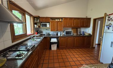 Casa 4 dormitorios en alquiler - Villa allende golf