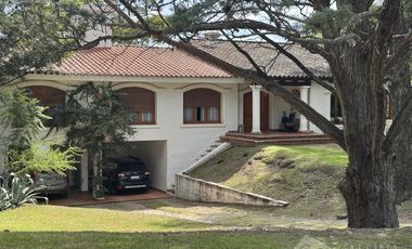 Casa 4 dormitorios en alquiler - Villa allende golf