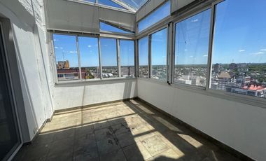 Departamento en San Isidro con excelente vista en duplex con cochera cubierta