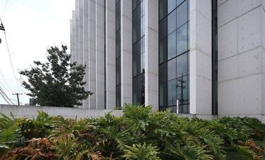 Renta oficina de 390m2 en edificio zona Valle San Pedro Garza García