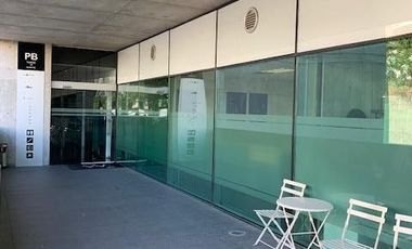 Oficina amueblada en renta de 170m2 edificio en Valle Oriente