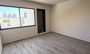 Casa en venta- Habitación en planta baja, amplio jardín y roof garden