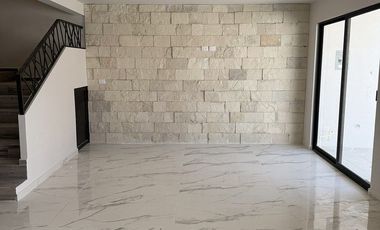 Casa en venta- Habitación en planta baja, amplio jardín y roof garden