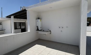 Casa en venta- Habitación en planta baja, amplio jardín y roof garden