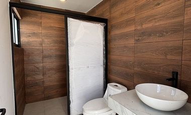 Casa en venta- Habitación en planta baja, amplio jardín y roof garden