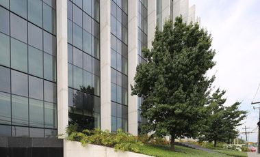Renta piso de oficinas de 712m2 en edificio zona Valle San Pedro Garza García
