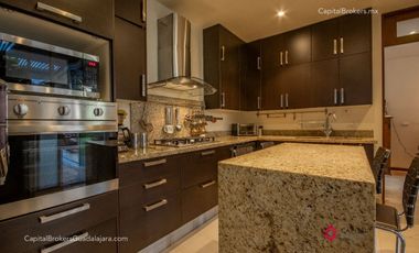 Casa de lujo en venta Los Olivos Residencial,  zona Tec.