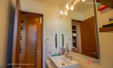 Casa de lujo en venta Los Olivos Residencial,  zona Tec.