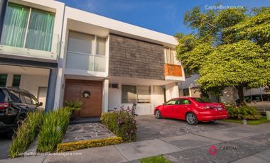 Casa de lujo en venta Los Olivos Residencial,  zona Tec.