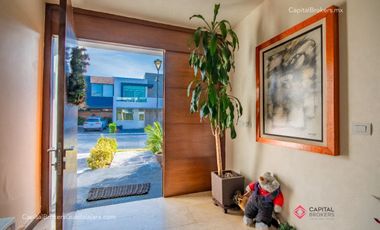 Casa de lujo en venta Los Olivos Residencial,  zona Tec.