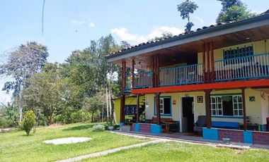 VENDO HERMOSA CASA CAMPESTRE