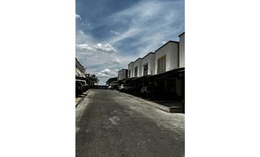 VENDO CASA NUEVA EN QUIMBAYA