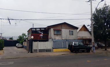 CASA CON TERRENO 786 MT2