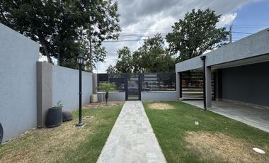 Casa en venta en Oliveros | 3 dormitorios | Pisicina | Quincho
