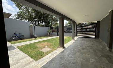 Casa en venta en Oliveros | 3 dormitorios | Pisicina | Quincho